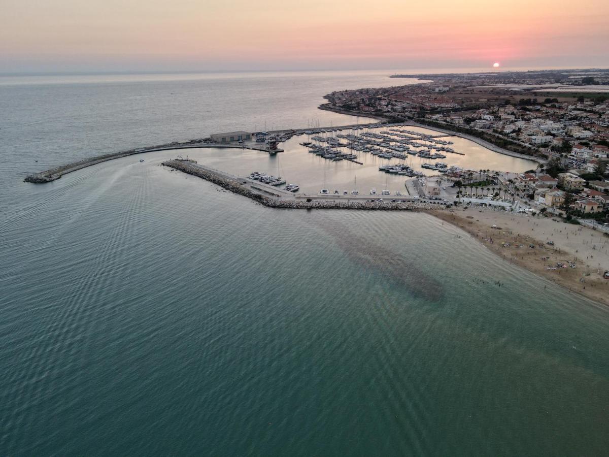 Appartamento Casa Med Marina di Ragusa Esterno foto